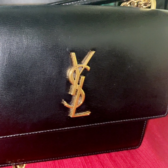 Sunset logo chain bag, brand new only worn twice . Bag comes with box. - Picture 2 of 10